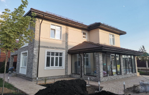Строительство просторного двухэтажного дома площадью 312 м2 в посёлке Гранный